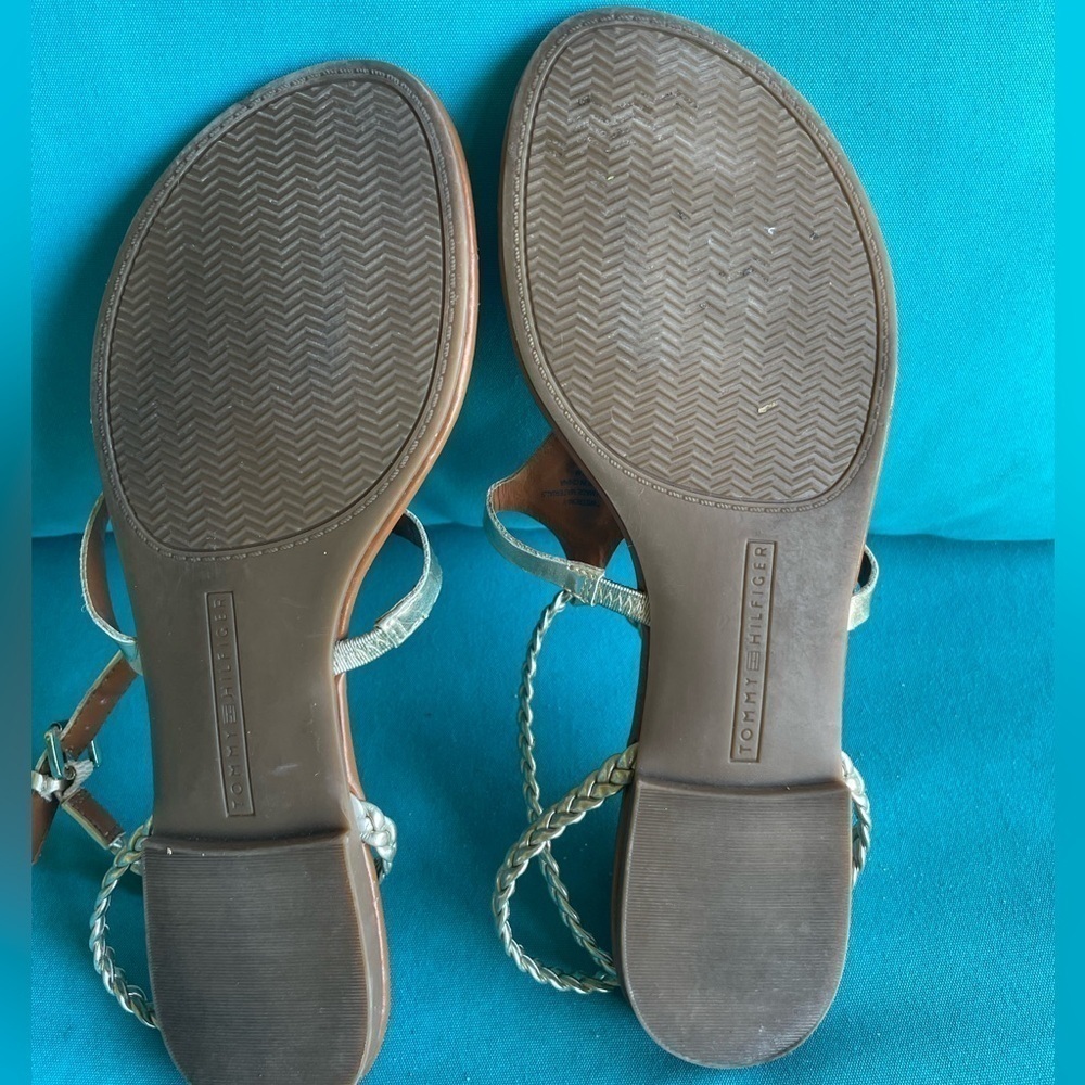 Women’s Tommy Hilfiger strappy sandals size 9.5 - Picture 3 of 4